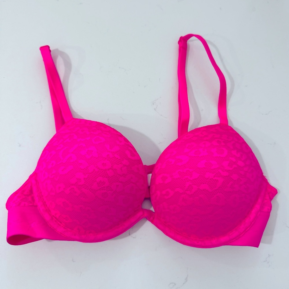 Victoria’s Secret Pink Wear Everywhere Super Push-Up Bra in lace cheetah print